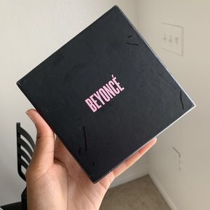 Beyoncé Album (2013).